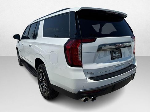 Used 2023 GMC Yukon XL AT4 w/ Technology Package AWD/4WD image 7