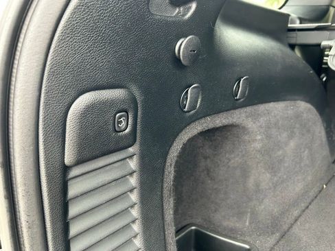 Used 2018 Jeep Grand Cherokee Limited image 37