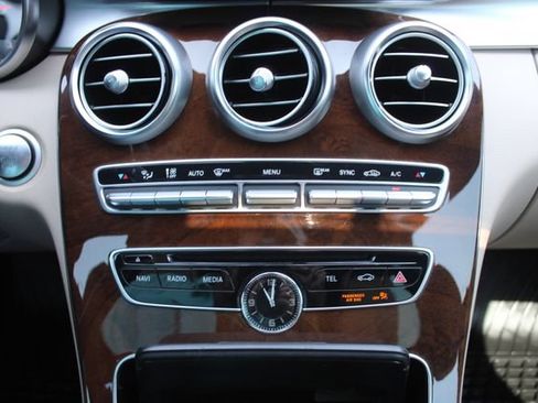 Used 2018 Mercedes-Benz C 300 4MATIC Sedan image 26