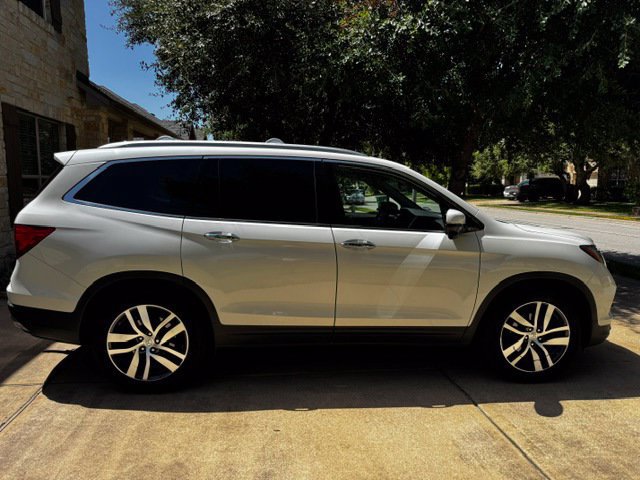 Used 2018 Honda Pilot Touring image 9