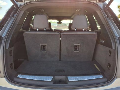 Used 2025 Cadillac XT6 Premium Luxury w/ Technology Package FWD image 7