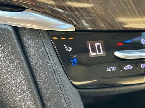 Used 2020 Cadillac XT6 Sport w/ Platinum Package image 26