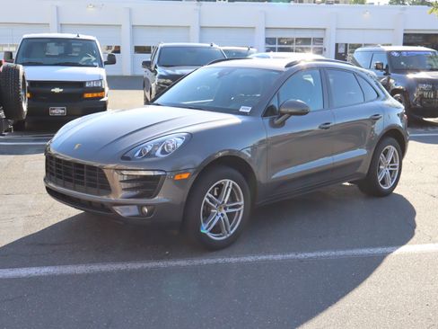 Used 2018 Porsche Macan AWD/4WD image 16