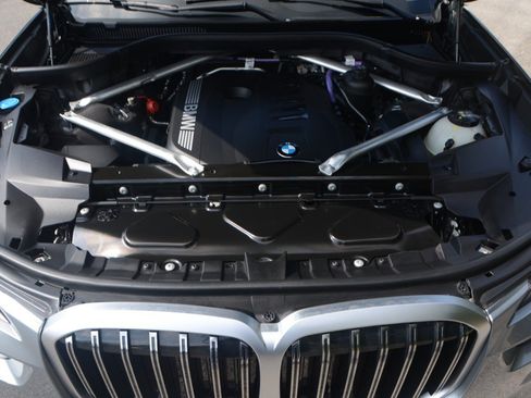 Used 2025 BMW X7 xDrive40i AWD/4WD image 28