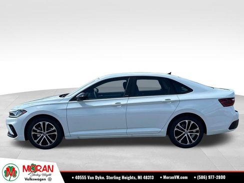 Used 2026 Volkswagen Jetta Sport FWD image 2