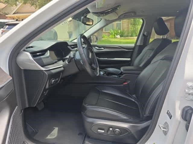 Used 2023 Jeep Grand Cherokee Limited w/ Black Appearance Package AWD/4WD image 4