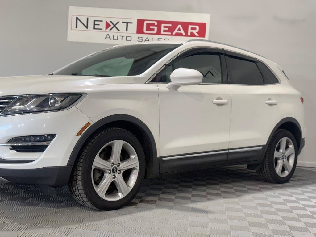 Used 2017 Lincoln MKC Premiere FWD image 2