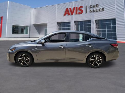 Used 2025 Nissan Sentra SV FWD image 2