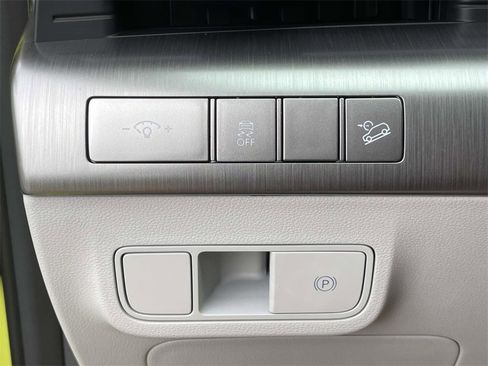 Certified 2024 Hyundai Kona SEL image 18