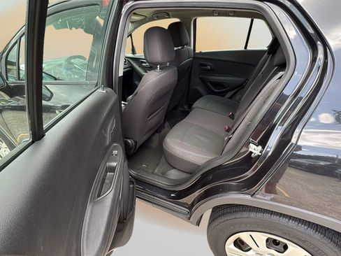 Used 2016 Chevrolet Trax LS FWD image 16