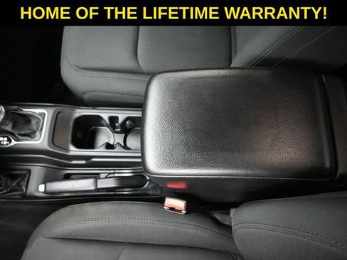 Used 2021 Jeep Gladiator Willys image 39