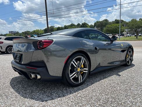Used 2020 Ferrari Portofino RWD image 34