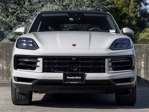 Certified 2026 Porsche Cayenne Coupe AWD/4WD image 8