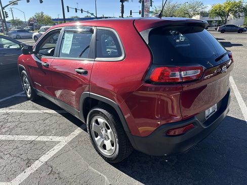 Used 2014 Jeep Cherokee Sport FWD image 3