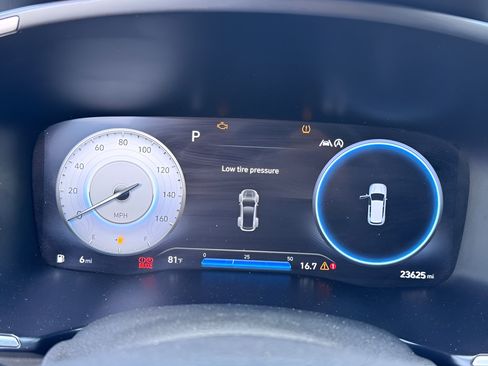 Used 2022 Hyundai Santa Fe SEL w/ Convenience + Premium Package FWD image 8