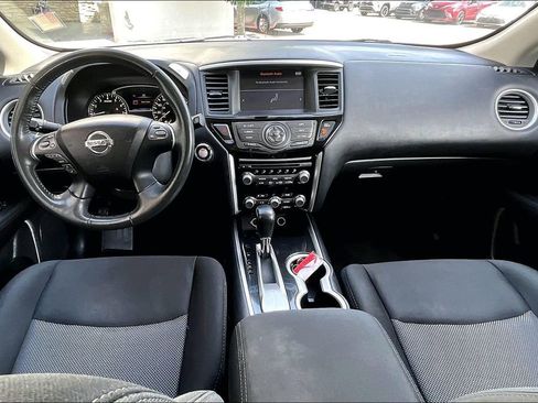 Used 2017 Nissan Pathfinder SV FWD image 8