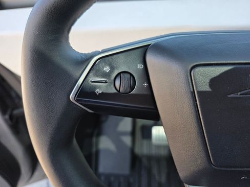 Used 2024 Tesla Cybertruck AWD Crew Cab image 21