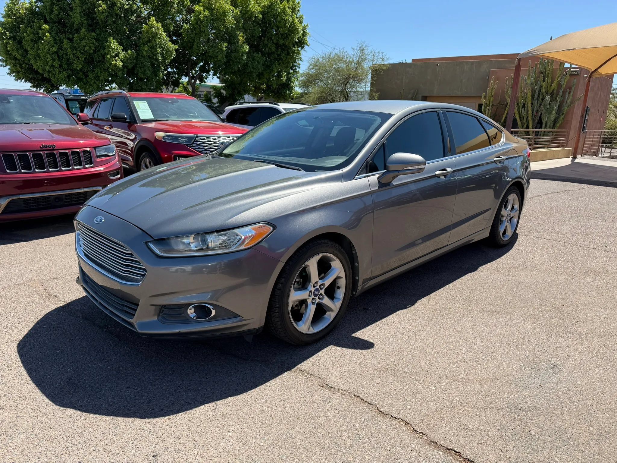 Used 2013 Ford Fusion SE FWD image 1
