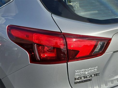 Used 2018 Nissan Rogue Sport SV w/ SV Technology Package image 10