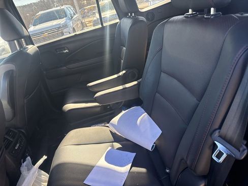 Used 2020 Honda Pilot Black Edition image 12