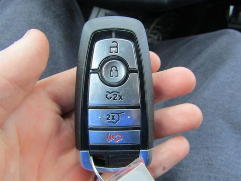 Used 2025 Ford Mustang Mach-E Premium image 43