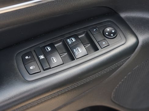 Used 2018 Jeep Grand Cherokee Limited AWD/4WD image 16