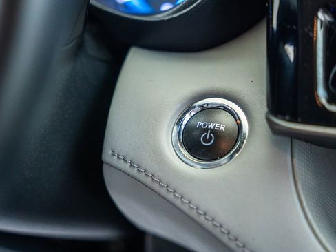 Used 2023 Toyota Highlander LE AWD/4WD image 28