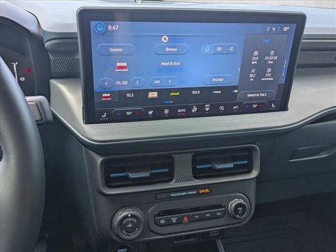 Used 2025 Ford Maverick Lobo AWD/4WD image 11
