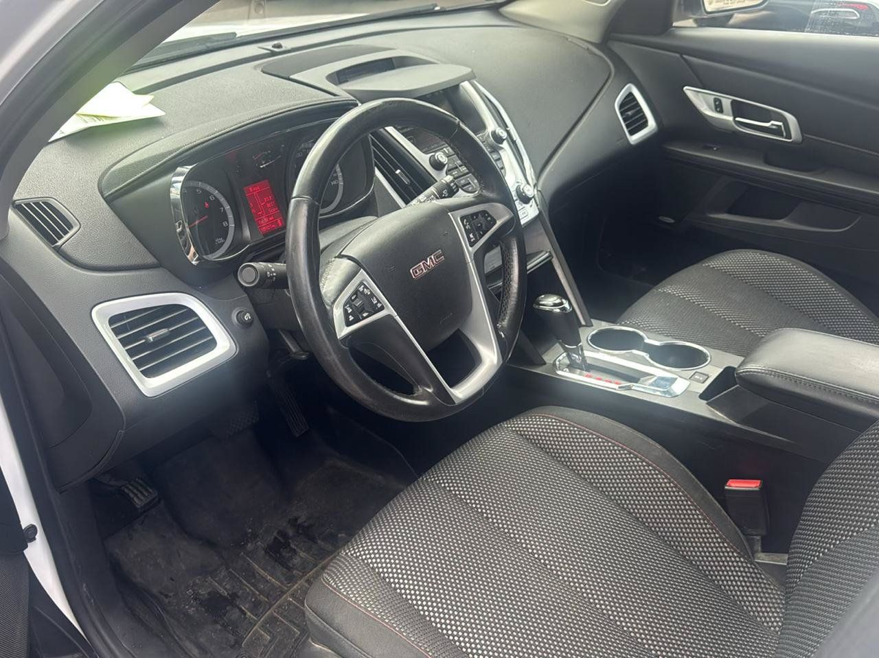 Used 2017 GMC Terrain SLE w/ Technology Package AWD/4WD image 9