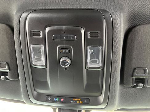 Used 2021 Chevrolet Tahoe Z71 image 12