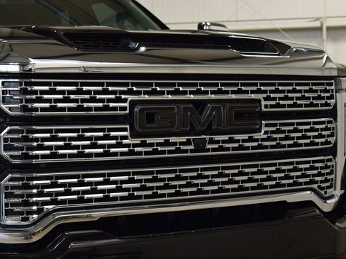 Used 2022 GMC Sierra 3500 Denali w/ Denali Ultimate Package image 9