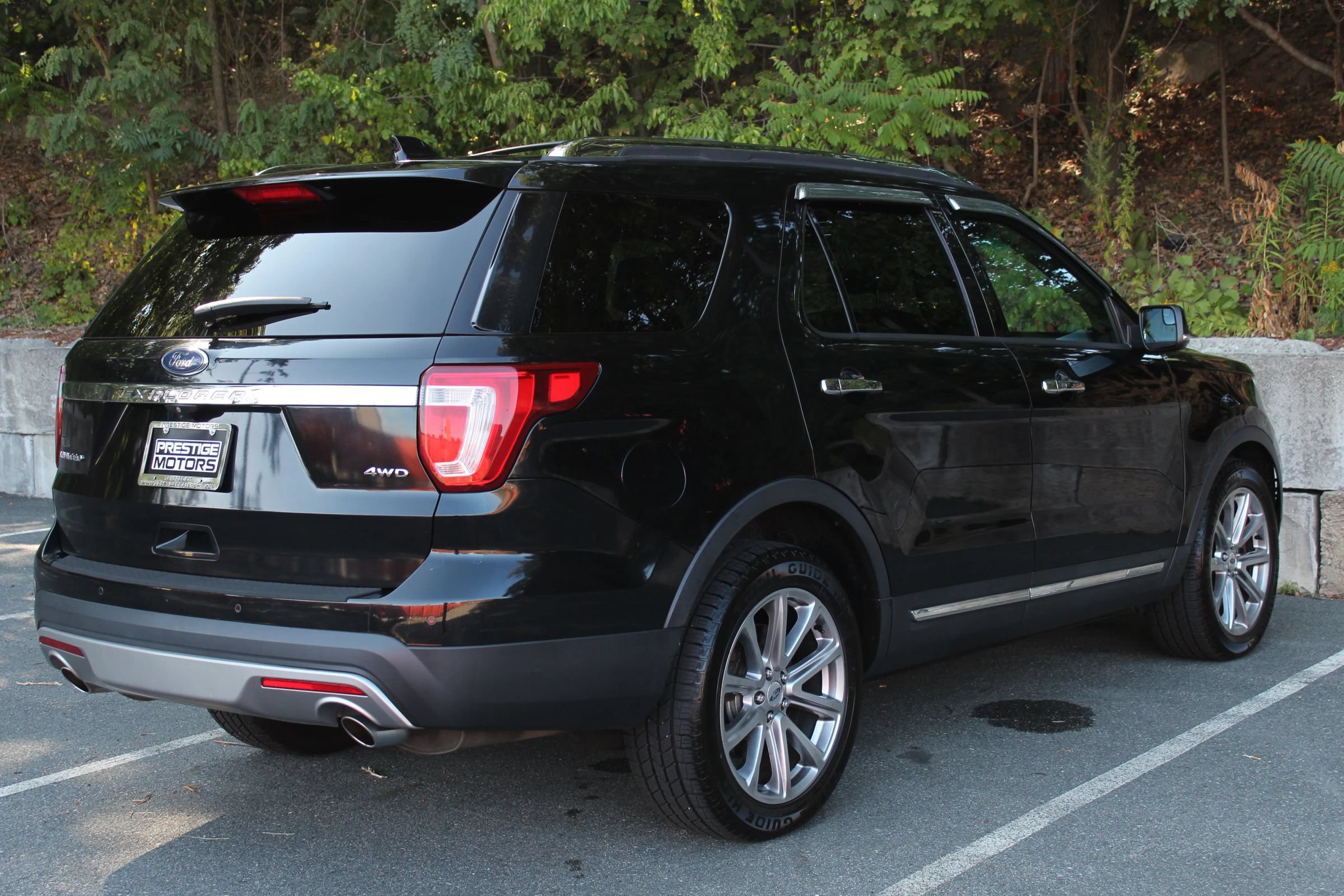 Used 2016 Ford Explorer Limited AWD/4WD image 9