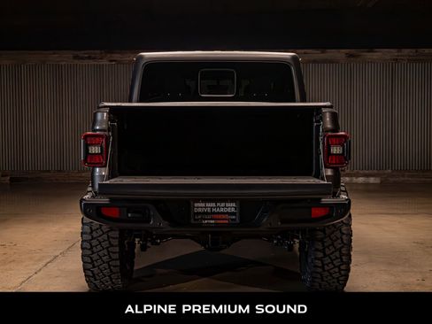 Used 2022 Jeep Gladiator Overland w/ Popular Equipment Package image 9