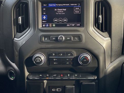 Certified 2025 Chevrolet Silverado 1500 Custom image 17