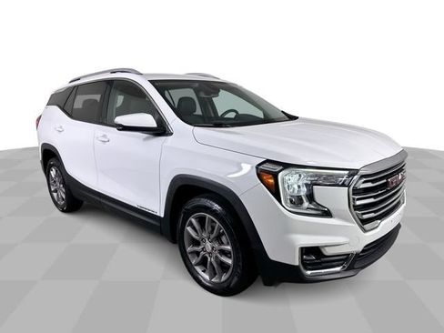 Used 2024 GMC Terrain SLT AWD/4WD image 2