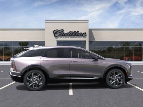 New 2026 Cadillac Optiq Luxury 2 image 5