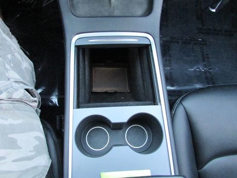 Used 2021 Tesla Model 3 Standard Range Plus image 35