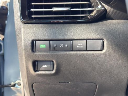 New 2025 Nissan Sentra SR image 22