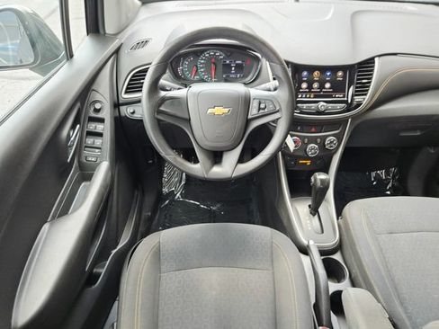 Used 2020 Chevrolet Trax LS FWD image 11