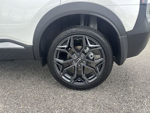 New 2026 Nissan Kicks SR image 31