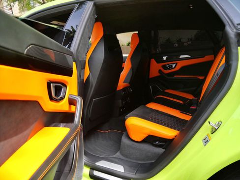 Used 2022 Lamborghini Urus image 18