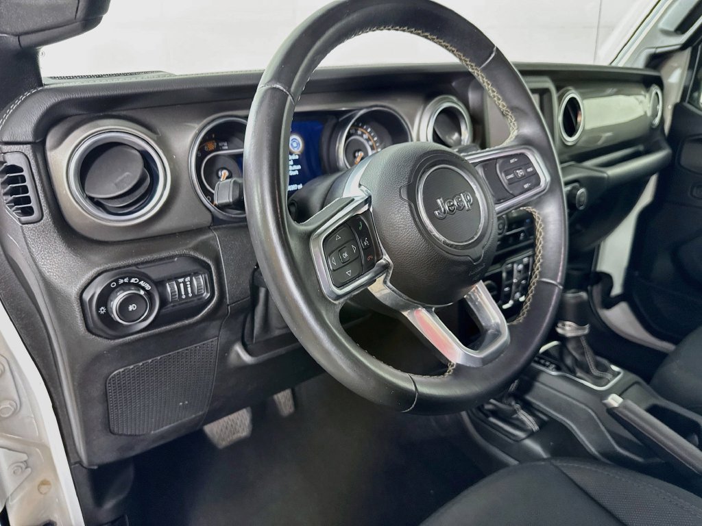 Used 2019 Jeep Wrangler Unlimited Sahara AWD/4WD image 10