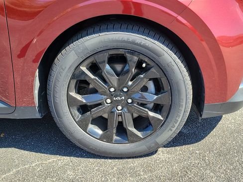 Used 2023 Kia Carnival SX image 7