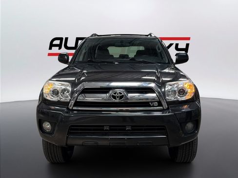 Used 2007 Toyota 4Runner SR5 AWD/4WD image 2