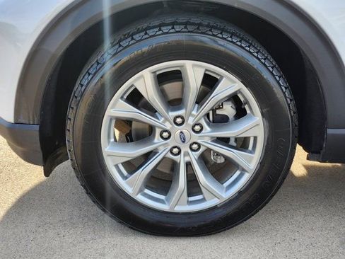 Used 2021 Ford Explorer XLT w/ Equipment Group 202A image 17