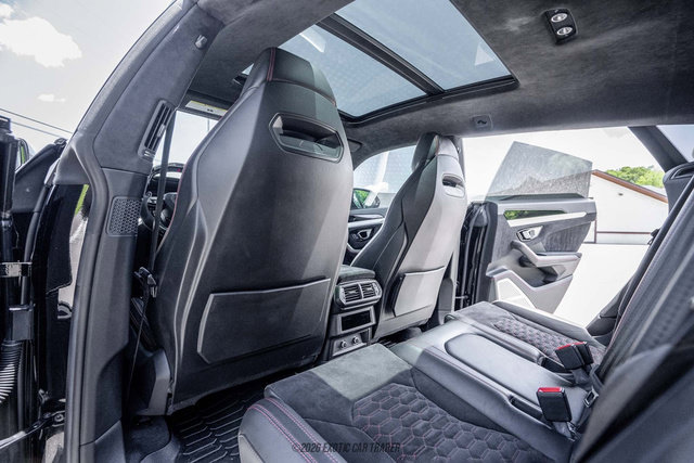 Used 2021 Lamborghini Urus AWD/4WD image 29