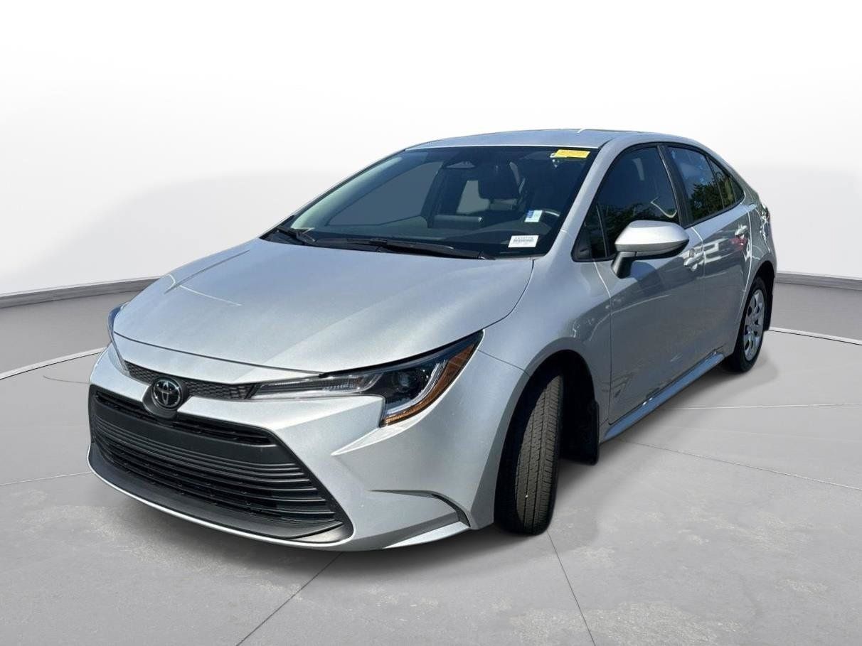 Used 2026 Toyota Corolla LE FWD image 17