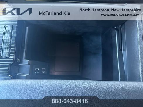 Used 2025 Toyota Sienna XLE Woodland Edition AWD/4WD image 28