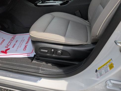New 2025 Buick Envista Avenir image 16