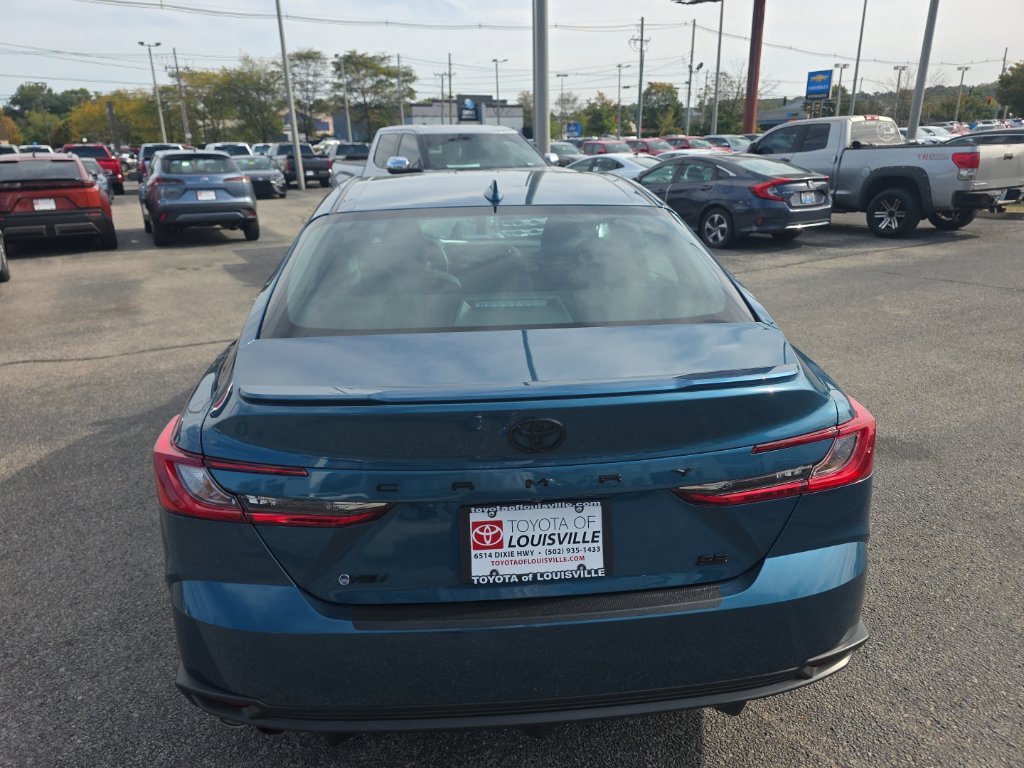 Certified 2025 Toyota Camry SE FWD image 5
